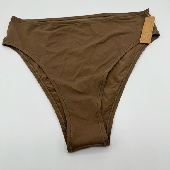 SKIMS Fits Everybody Cheeky Brief Panties 32X Oxide NWT Seamless - Picture 1 of 5